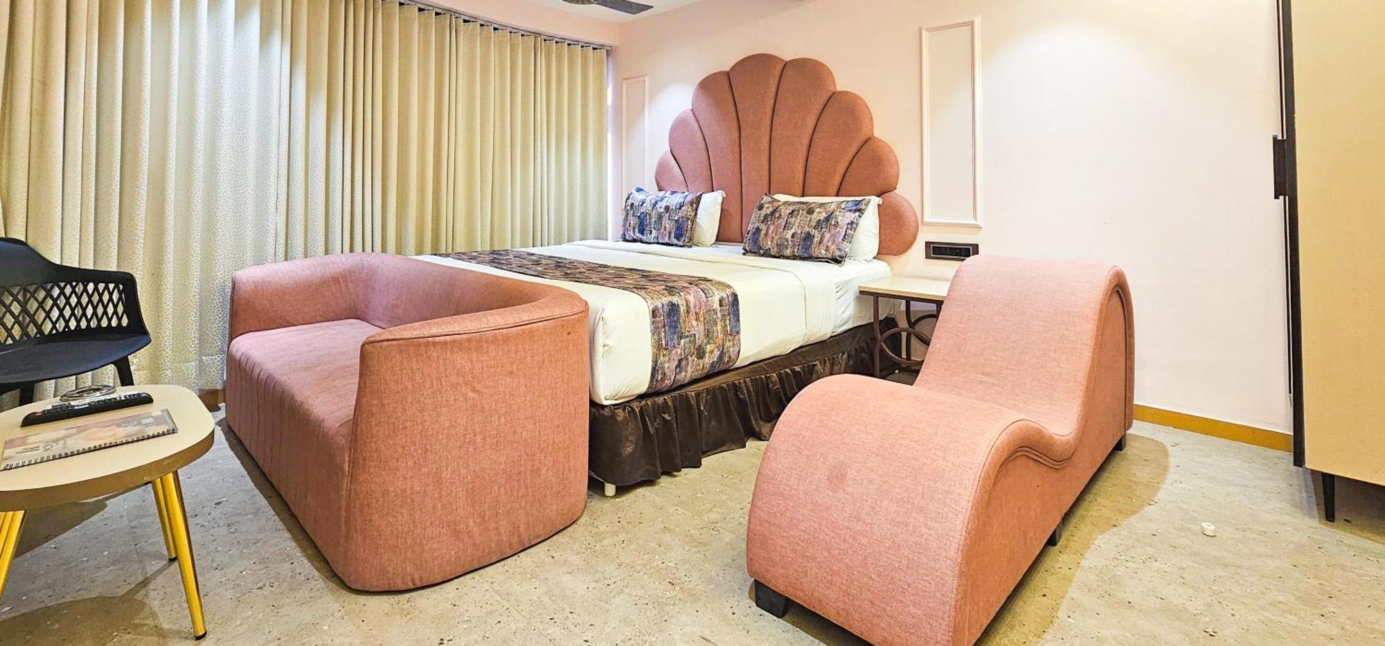 Hotel Nova Bling Rajkot Exterior foto